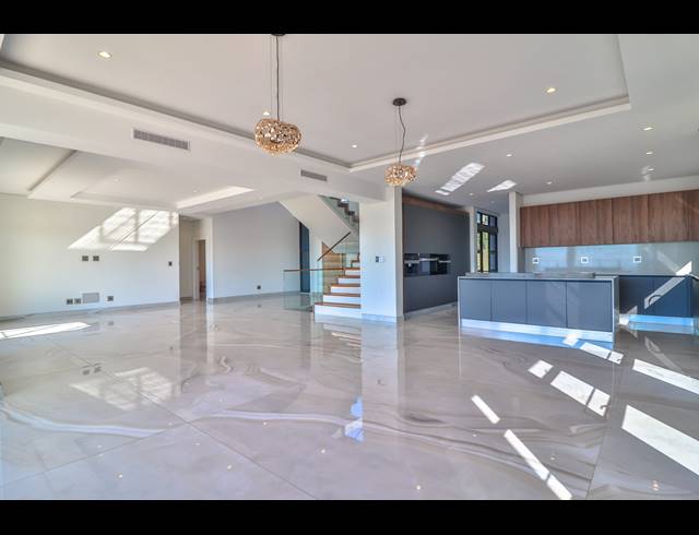 6 BEDROOM HOUSE FOR SALE IN IZINGA